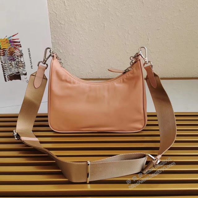 prada女包 普拉達2020新款nylon Hobo手拎包 時尚百搭 prada腋下包 1BH204 Prada單肩斜挎包  pyd2396